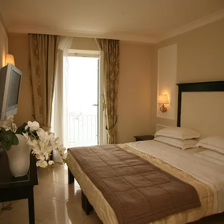 Miramare & 세스트리레반떼