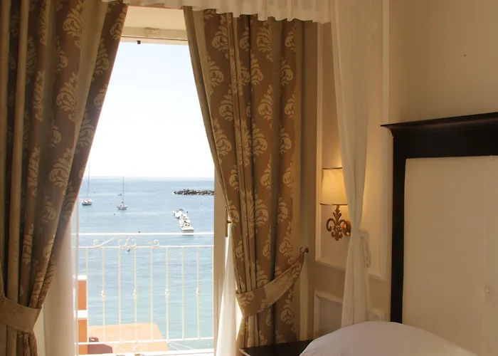 酒店 Miramare & 4*